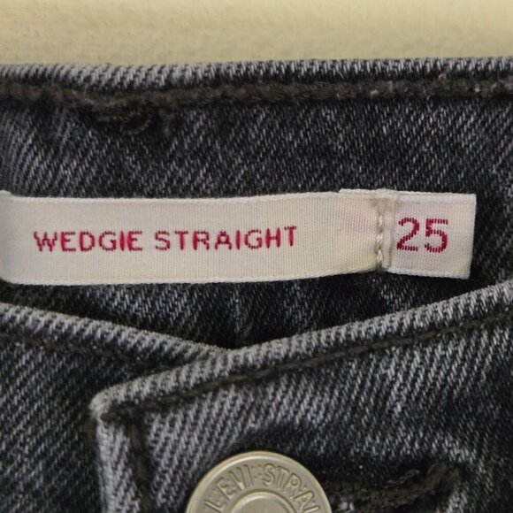 Levi's Wedgie Straight Premium Denim Raw Hem Black Wash Jeans Size 25 - Picture 9 of 12